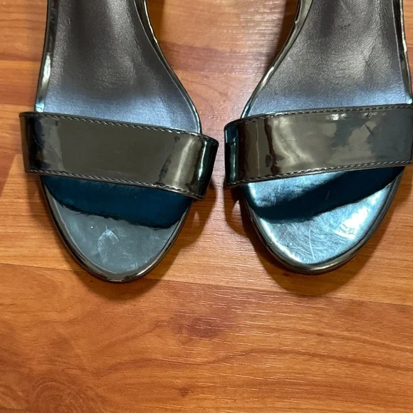 Madden Girl Metallic Blue Block Heel Sandals 9 - Picture 4 of 9
